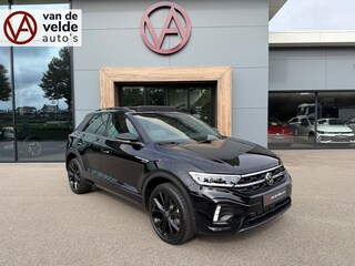 Volkswagen T-Roc 1.5 TSI 150pk DSG R-Line | Black Style | 19 Inch | Panoramadak | Camera | Keyless | Elek. Achterklep | Dode hoek | Rijklaar incl. 1 jaar Bovag garantie