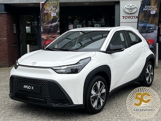 Toyota Aygo Hybrid 115 play AD-CRUISE APPLE/ANDROID CAMERA EL-RAMEN EL-SPIEGELS GO-PACK LM-VELGEN NL-AUTO