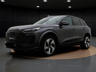 Audi Q6 e-tron S edition 83 Kwh 185 kW / 252 PK | 20" | Pano dak | Luchtvering | 360 Camera | Stoelverwarming |