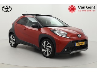 Toyota Aygo 1.0 VVT-i S-CVT Envy | Elektrisch vouwdak | Apple Carplay / Android Auto | Stoelverwarming | Keyless | LED | Parkeersensoren voor/achter | Camera | Adaptive Cruise | Clima | 18 inch