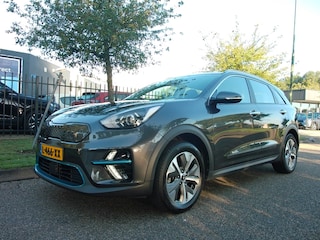 Kia Niro Niro 150KW / 64KW Elektrisch 204pk Aut DynamicLine SOH 99,! % Warmtepomp