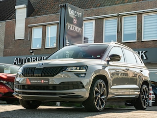 Skoda Karoq 1.5 TSI ACT Sportline Business ORG NL 19 INCH CAMERA CANTON AUDIO STOELVERW SPORTSTOELEN