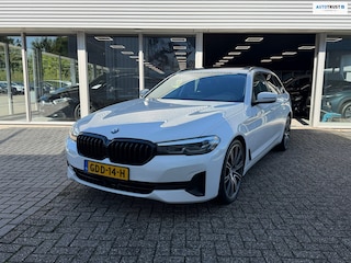 BMW 5-serie Touring 530e xDrive Executive / Navi / Climate / Camera / Panormadak / Leder / 20"breedset