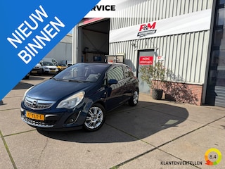 Opel Corsa 1.4-16V Cosmo Clima, cruise, stoel-stuurverwarming, pdc achter