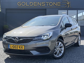 Opel Astra Sports Tourer 1.2 Business Elegance ✓1e Eigenaar✓110pk✓Carplay✓Camera✓Navi✓Clima✓Cruise✓Halfleder✓Comfortstoel✓Pdc V+A✓6 Bak✓Dealer Onderhouden✓Keyless✓Lm velgen✓N.A.P✓Apk tot 06-2027