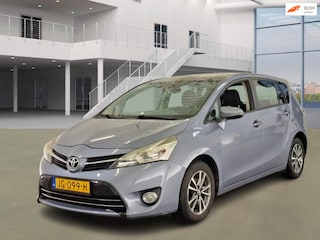 Toyota Corolla Verso 2.0 D-4D Business 7p. PANO NAVI CRUISE TREKHAAK 2 X SLEUTELS