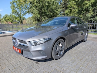 Mercedes-Benz A-klasse 200 | 163PK | Business + | Trekhaak | ACC | ECC | Stoelverw. | Halfleer | Camera | PDC | Lichtmetaal |