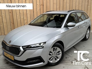 Skoda Octavia Combi 1.0 TSI Ambition Apple CarPlay/Android Auto | Climate & cruise control | LED verlichting | Lichtmetalen velgen | Navigatiesysteem | Parkeersensoren achter | Trekhaak