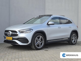 Mercedes-Benz GLA 250 e AMG Line / Dealer onderhouden / Accu SOH 98,51% / Glazen schuif- en kanteldak / Trekgewicht 1800 kg / Stoelverwarming / Achteruitrijcamera / Elektrische achterklep / Cruise control / Draadloze telefoon lader / Keyless Entry/Start /