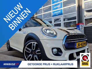 Mini Mini 5-Deurs 2.0 Serious Business Aut. SPORTLEER / PANORAMADAK / CAMERA / LED / 18 INCH / NAVI