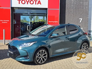 Toyota Yaris 1.5 Hybrid 115 Dynamic COMFORT PACK NIEUW & DIRECT LEVERBAAR! PARKEERSENSOREN STOEL/STUURVERWARMING