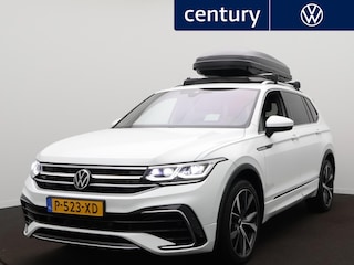 Volkswagen Tiguan 1.5 TSI R-Line Business+ 7p. Trekhaak - Panoramadak - Camera - 20 Inch