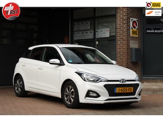 Hyundai i20 1.0 T-GDi ComfortPlusLine Navigator // Carplay // Camera // Trekhaak