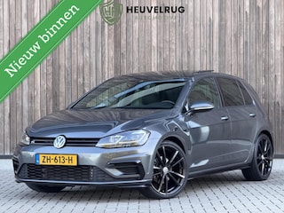 Volkswagen Golf 1.5 TSI Highline Business R - Line | PANORAMADAK | CARPLAY | CAMERA | SFEERVERLICHTING