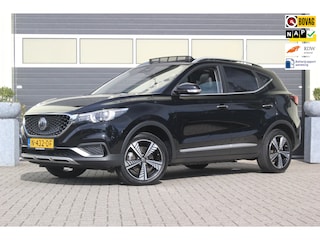 MG ZS EV Luxury 45 kWh Schuifdak Trekhaak Leer