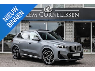BMW X1 sDrive18i Frozen Grey M-Sport Pano Leer HUD Har/Ka