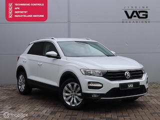 Volkswagen T-Roc 1.5 TSI Style Trekhaak CarPlay Lane ACC Clima