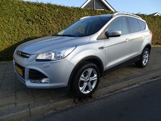 Ford Kuga 1.5 TITANIUM PLUS-2000 kg trekgewicht-Navi-Blth-Came-hlf leer-Cruise