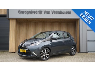 Toyota Aygo 1.0 VVT-i 69pk x-play 5Drs Airco Navi Cruise Control 15inch LM A-Camera *NL auto*