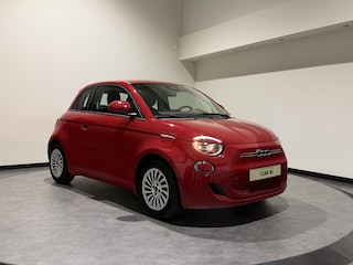 Fiat 500 3+1 42 kWh | Apple CarPlay - Android Auto | Stoelen verwarmd | Dodehoek detectie