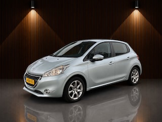 Peugeot 208 1.2 VTi Allure Panoramadak,set winterbanden