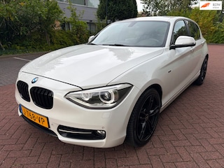 BMW 118i High Executive / Automaat / Navi / Leder bekl. / LED