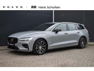 Volvo V60 T6 Plug-in hybrid AWD Plus Dark | Trekhaak | Verwarmbare voorstoelen achterbank en stuurwiel | 360 graden camera | Premium audio by Harman Kardon | Apple carplay/Android auto