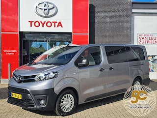 Toyota Proace LONG EXTRA RANGE DYNAMIC 75KWH 8-PERSOONS ROLSTOELAUTO VERLAAGD-INBOUW-OPRIJPLAAT 2x SCHUIFDEUR