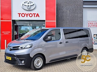 Toyota Proace LONG EXTRA RANGE DYNAMIC 75KWH 8-PERSOONS ROLSTOELAUTO VERLAAGD-INBOUW-OPRIJPLAAT 2x SCHUIFDEUR