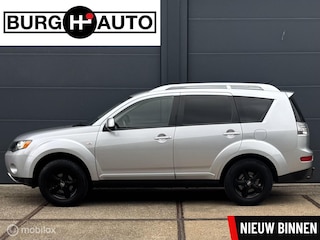 Mitsubishi Outlander 2.4 Intro Edition 2WD - APK TM 01-09-2027 - 2E EIGENAAR - TREKHAAK - ECC - CRUISE CONTROLE - LM VELGEN - DAKRAILS - EL. INKLAPBARE SPIEGELS - NAP - NL AUTO -