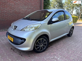 Peugeot 107 1.0-12V XR