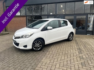 Toyota Yaris 1.3 VVT-i Aspiration, Airco, Navi, Sport