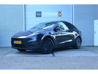 Tesla Model Y Standard RWD 58 kWh Juniper, Trekhaak (twv 1.350,-), Stealth Grey (twv 1.300,-)