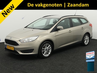 Ford Focus Wagon 1.0 Trend Trend 100PK/74KW Trekhaak, cruise met ASLD, apple carplay/android auto, Parkeersensor achter Een ruime auto die ideaal is voor dagelijks gebruik. Dankzij de ruime kofferbak is er genoeg plek voor bagage en boodschappen. De auto rijdt comfortabel en is voorzien van een zuinige 1.0 ben
