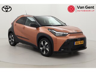 Toyota Aygo Hybrid 115 pulse | Apple Carplay / Android Auto | Keyless | Parkeersensoren voor/achter | Adaptive Cruise | LED | Clima | Camera | 17 inch | Privacy glas