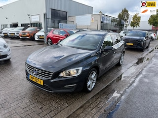 Volvo V60 2.4 D6 Twin Engine Momentum, Navi, Automaat, Dealer auto, Trekhaak