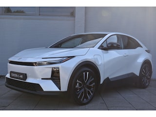 Toyota C-HR First Edition 77 kWh Automaat 224pk | 20 two-tone lichtmetalen velgen | Elektrisch achterklep | Stoelverwarming |