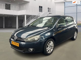 Volkswagen Golf 1.2 TSI Highline BlueMotion PANO NAVI CRUISE TREKHAAK 2 X SLEUTELS