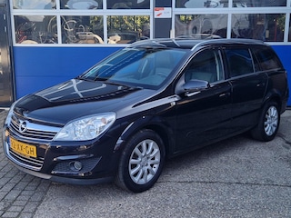 Opel Astra Wagon 1.6 Cosmo / Trekhaak / Stoelverwarming / Leder / Airco / Cruise control / 16 inch / Boekjes aanwezig / NL auto