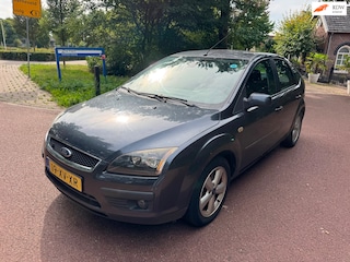 Ford Focus 1.8-16V Ambiente Flexifuel / Navigatie/ stoelverwarming/