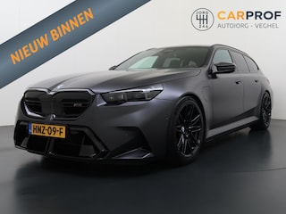BMW 5-serie Touring NL Auto | BTW | Akrapovic | BMW onderhoudscontract | Pano | Trekhaak | M Drivers Package