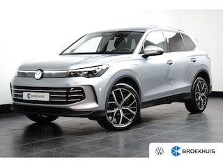 Volkswagen Tiguan 1.5 TSI eHybrid 204 pk Elegance | Wegklapbare Trekhaak | Achteruitrijcamera | Cruise control adaptief |