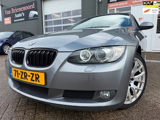BMW 3-serie Coupé 320i 6 bak met cruise controle en airco Nederlandse Auto en zeer goed onderhouden