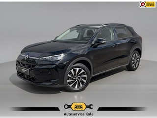 Volkswagen T-Roc 1.5 eTsi * Nieuw model * Hoogglans R-Line Look * 10.000KM! * Parkeercamera * Navigatie *