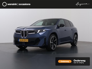BMW iX3 50 xDrive 113 kWh | M Sport PRO | Trekhaak | Verlichte Grille | 360 camera | Stoelmassage | Harman/Kardon | Panoramadak/Comfortglas | HUD | V2L | Stoelverwarming |