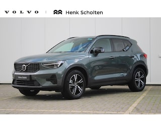 Volvo XC40 B4 Plus Dark | Trekhaak | Panoramadak | Verwarmbare voorstoelen, stuurwiel en voorruit | Premium audio by Harman Kardon | Apple carplay/Android auto |