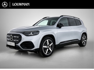 Mercedes-Benz GLB 200 Business Solution AMG 7p. 58 kWh | Premium pakket | Winterpakket | Nightpakket | Sportstoelen pakket | Trekhaak | Vast panoramadak | 19” vijfspaaks lichtmetalen AMG-velgen | GUARD 360°|
