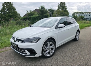 Volkswagen Polo 1.0 TSI / Alcantara / Stoelv. / Navi / Carpl.