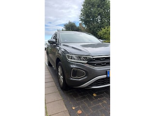 Volkswagen T-Roc 1.5 TSI 150 pk Life Business | Achteruitrijcamera | LMV 16 inch | Apple Carplay |