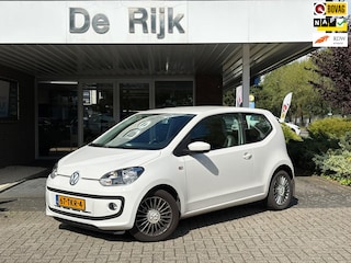 Volkswagen Up 1.0 high up! | Navi, Cruise, Airco, Bluetooth | 2e Eigenaar | Goed onderhouden! | NAP |